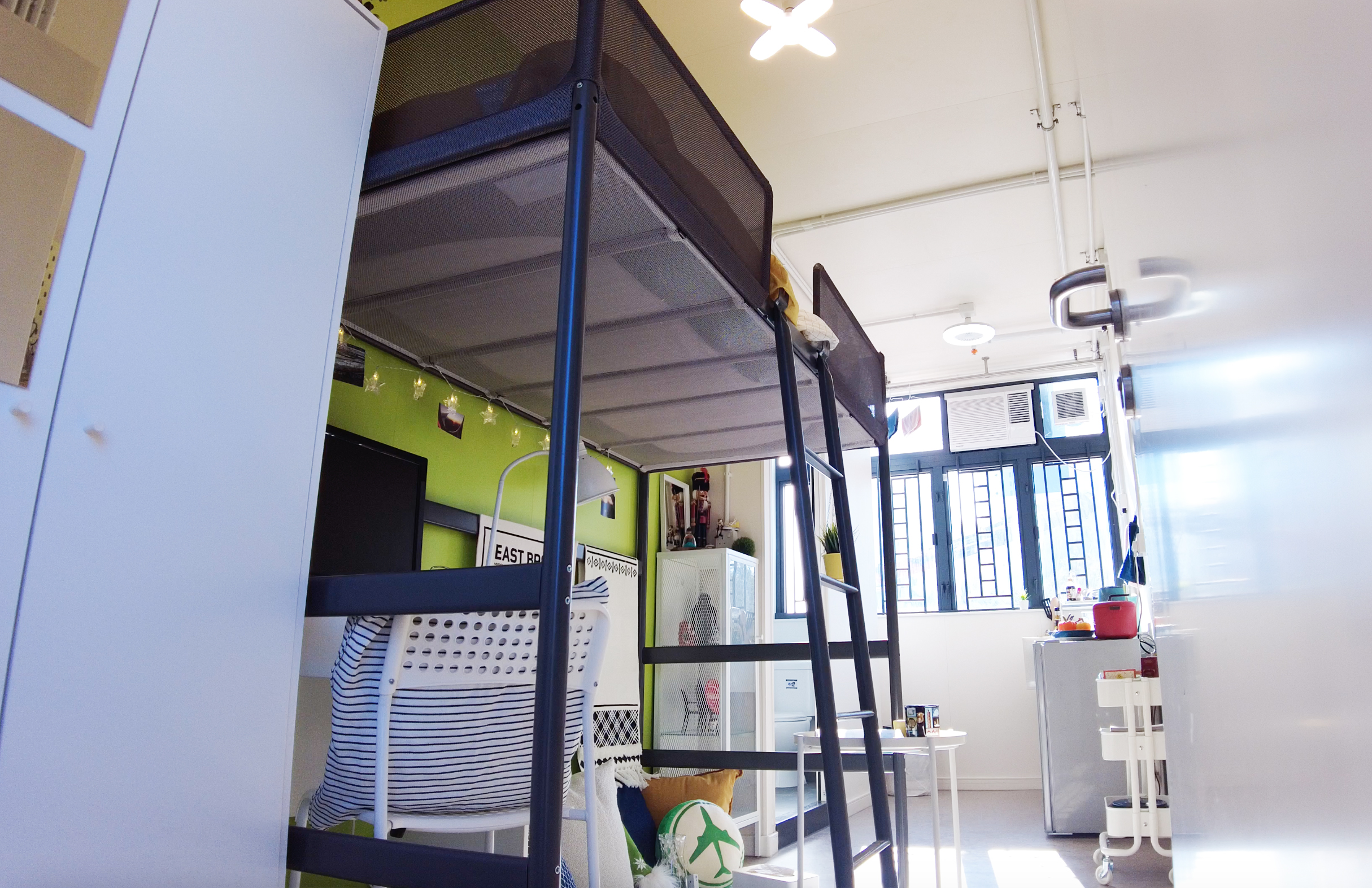 Show Flat of 1 Person Unit